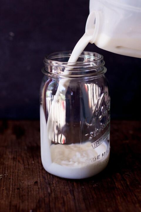 Mono-dieta kefir bakarrik - 3 egunez pisua galtzeko metodo zorrotza