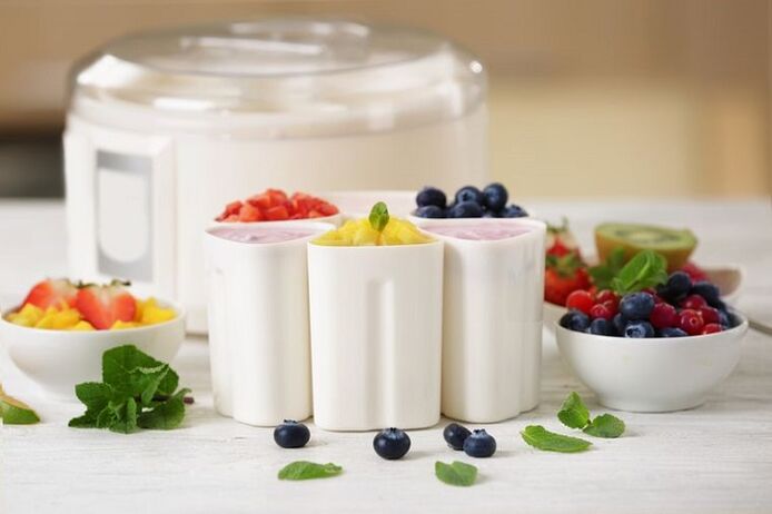fruta eta baia jogurt argaltzeko